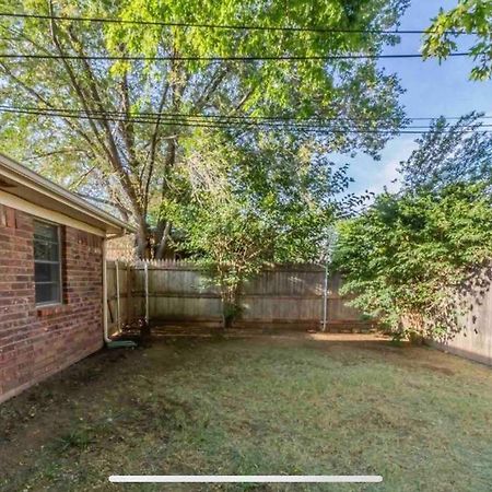 Large Open Space For Family Fun! Amarillo Extérieur photo