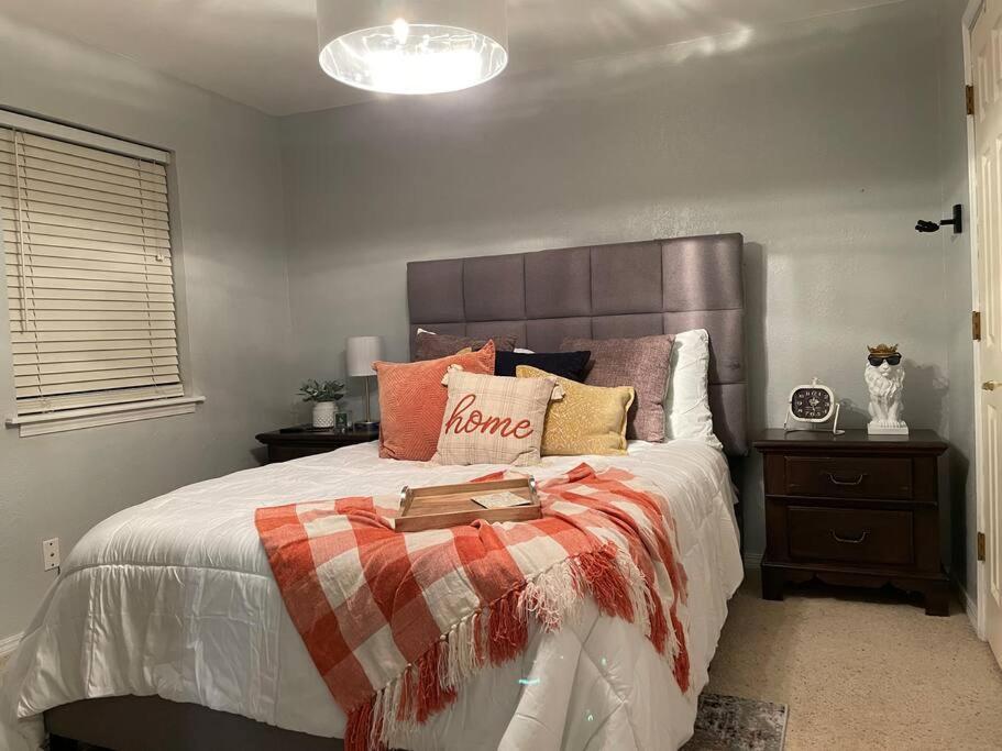 Large Open Space For Family Fun! Amarillo Extérieur photo